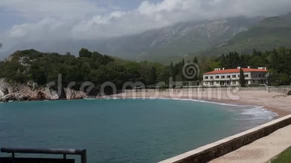 米洛瑟别墅是布依岛最美丽的度假胜地之一视频的预览图