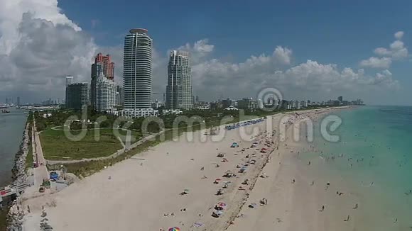 佛罗里达州迈阿密海滩的鸟瞰图视频的预览图