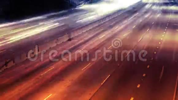 高速公路交通夜间延时视频的预览图