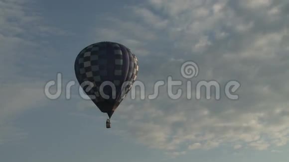 空中气球飞行视频的预览图