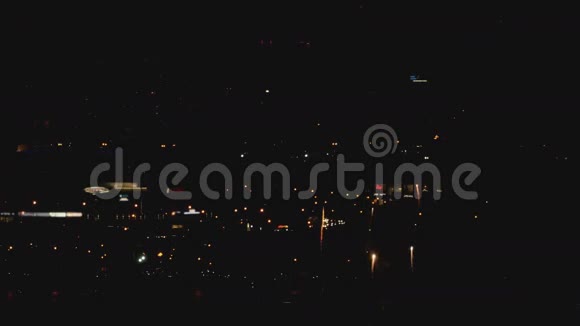 烟花在夜里闪烁视频的预览图