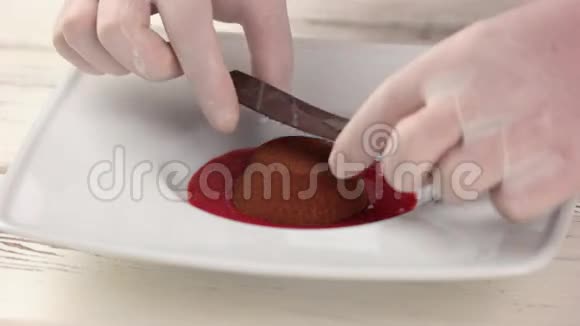 甜点与巧克力装饰视频的预览图