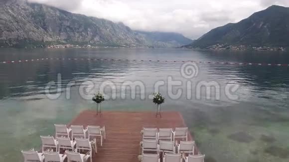 在科托湾码头举行婚礼黑山的婚礼视频的预览图