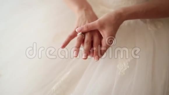 新娘的手黑山婚礼视频的预览图