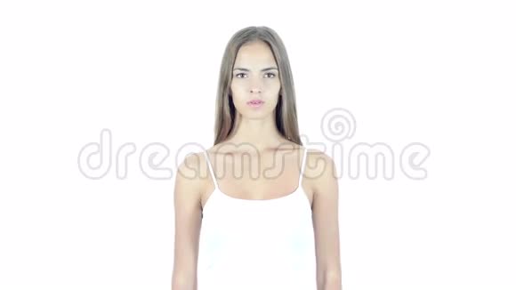站着的女人白人背景年轻人视频的预览图