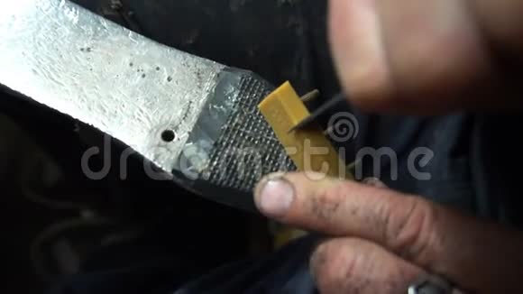 修理车间鞋匠视频的预览图
