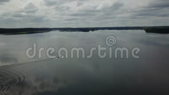 立陶宛国家水资源保护区空中无人机顶景4KUHD视频视频的预览图