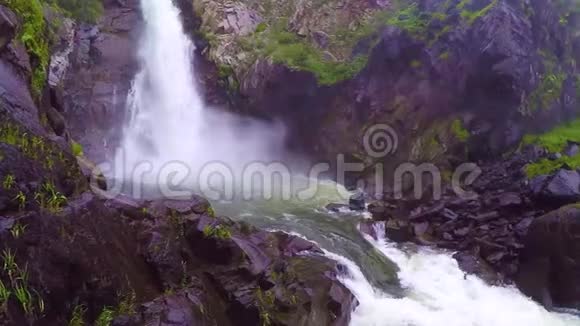 库尔库尔瀑布慢动作视频的预览图