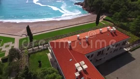 公园米洛舍别墅海滩女王斯维蒂斯特凡岛附近视频的预览图
