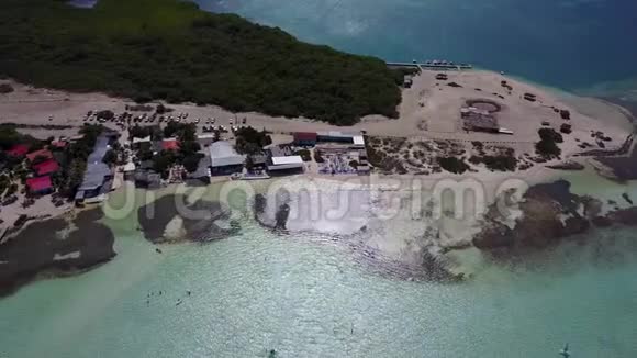 博内尔岛加勒比海风湖Sorobon航空无人机顶景4KUHD视频视频的预览图