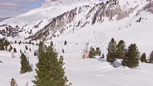 冬季全景空中4k视频的预览图