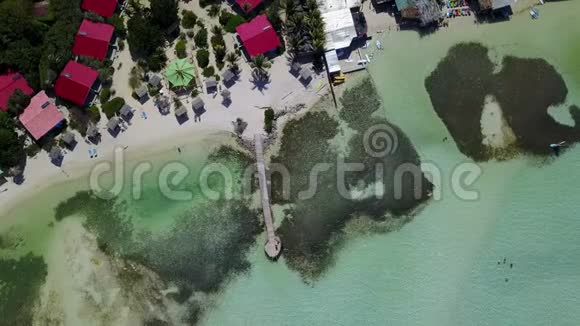 博内尔岛加勒比海风湖Sorobon航空无人机顶景4KUHD视频视频的预览图