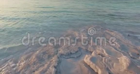 死海盐沉积石头视频的预览图