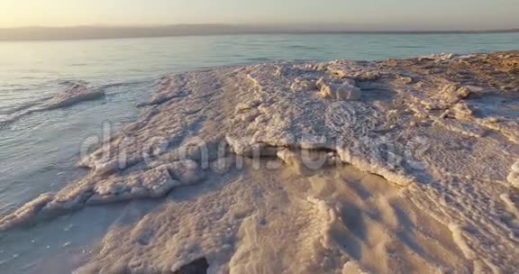 死海盐沉积石头视频的预览图