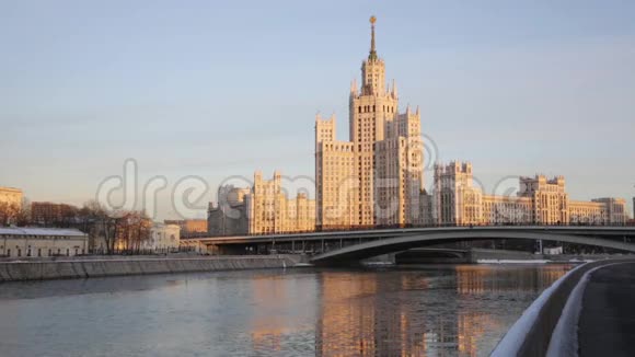 Kotelnicheskaya大堤上的高层建筑视频的预览图