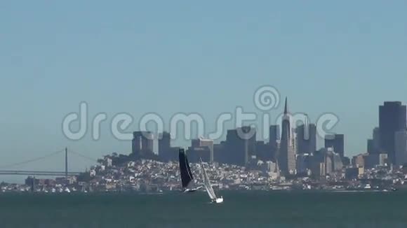 在旧金山海湾航行视频的预览图