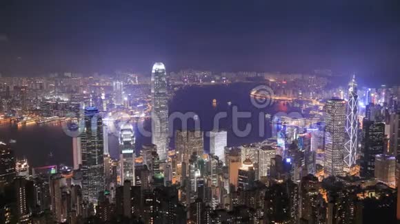 晚上从山顶俯瞰香港视频的预览图
