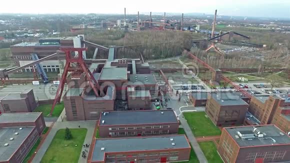 佐勒维林煤矿工业综合体视频的预览图