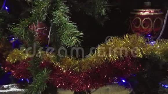 圣诞树的圣诞及新年装饰视频的预览图
