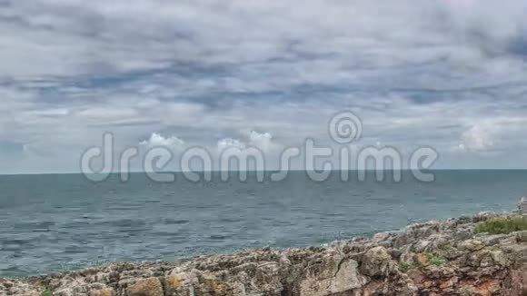 大西洋海岸花岗岩巨石和海崖葡萄牙视频的预览图