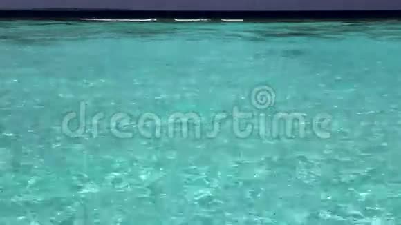 岛屿在海洋超水别墅视频的预览图