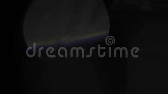 黑色背景上的光泄漏视频的预览图