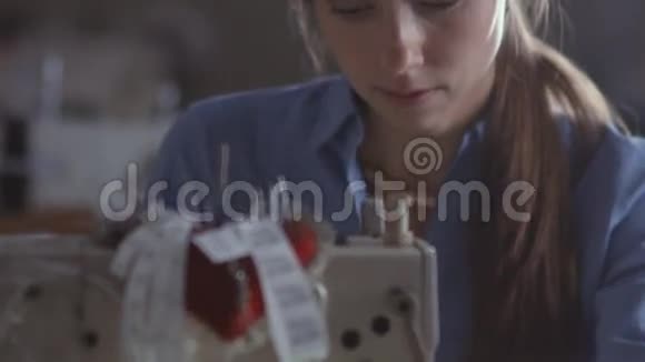 工作缝纫机工厂制造设备视频的预览图