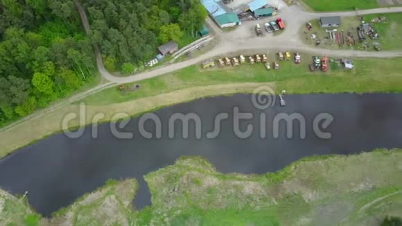 鸟瞰乡村无人机顶景4K超高清视频视频的预览图