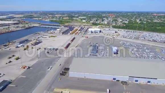 工业港口的航拍视频视频的预览图