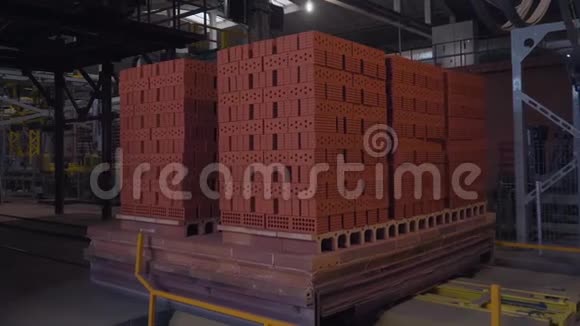 生产砖块的工厂建筑材料生产工厂准备砖建筑工业视频的预览图