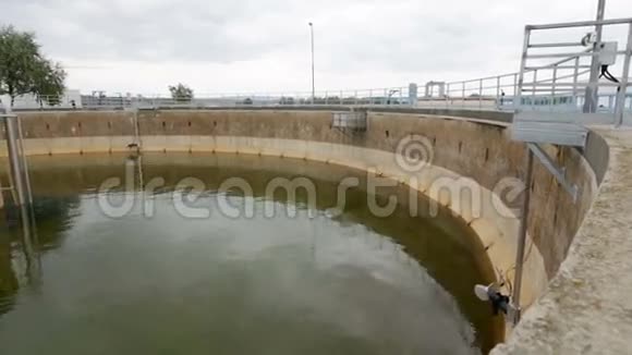 废水处理厂水箱视频的预览图