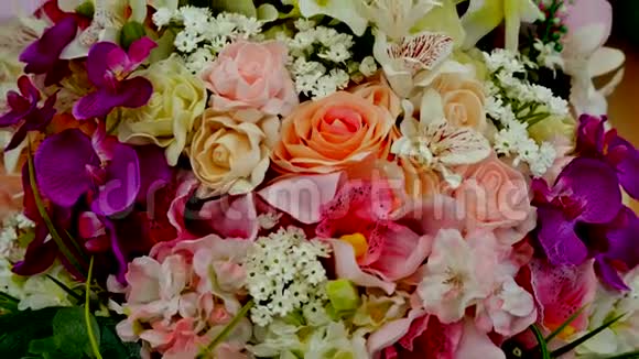 美丽的花束五颜六色的春花视频的预览图