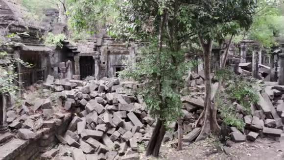 柬埔寨KohKer寺建筑群视频的预览图