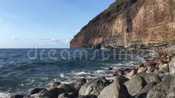 纳帕利海岸附近的波里哈尔岛考艾岛夏威夷视频的预览图