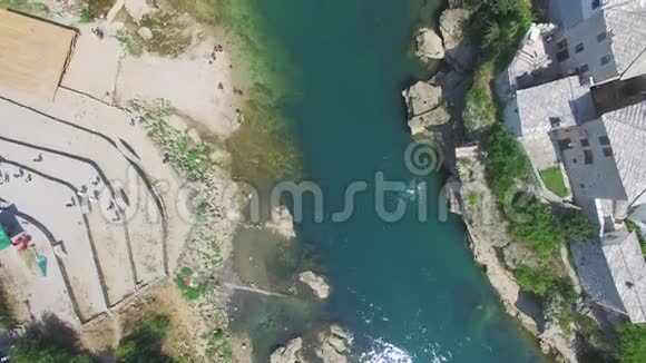 波斯尼亚内雷特瓦河的鸟瞰图视频的预览图