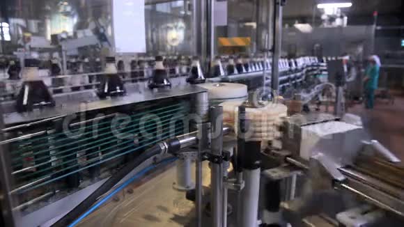 现代生产工厂室内工厂视频的预览图