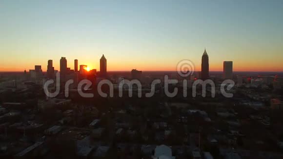 亚特兰大空中城市景观日落视频的预览图