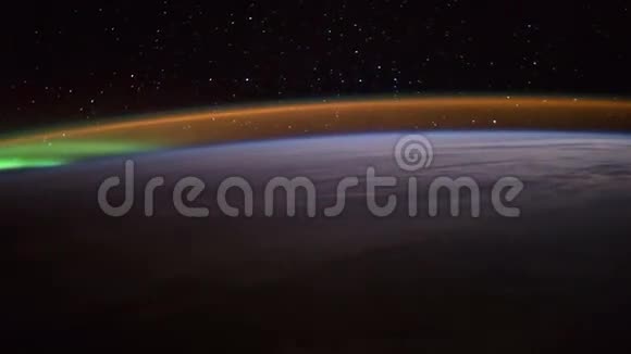 地球和北极光从国际空间站上看到这段视频的元素由美国宇航局提供视频的预览图