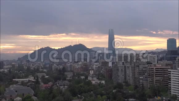 智利圣地亚哥的景观和鸟瞰图视频的预览图