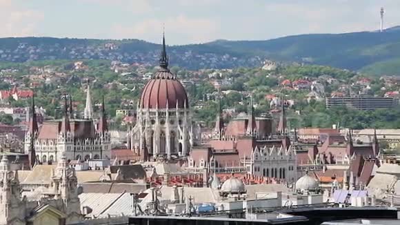 布达佩斯全景和匈牙利议会大厦视频的预览图