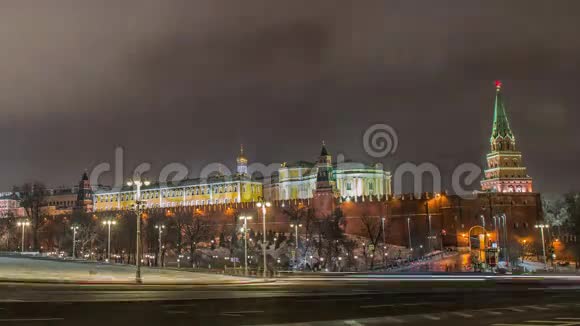 冬季夜晚的克里姆林宫景色俄罗斯视频的预览图