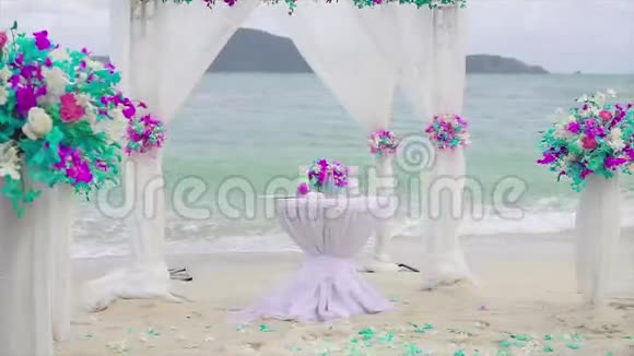 私人海滩上的婚礼细节视频的预览图