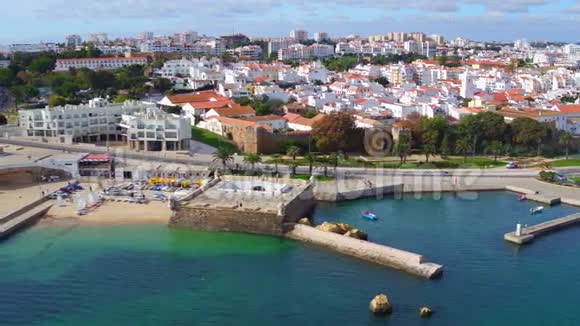 从阿尔加维葡萄牙拉各斯市起飞视频的预览图