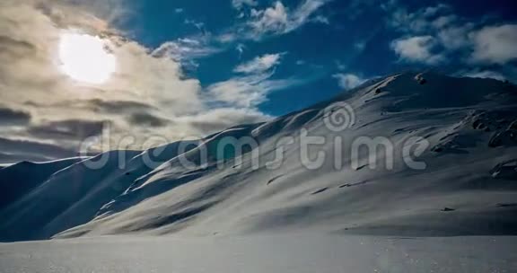 雪山时间间隔4K视频的预览图