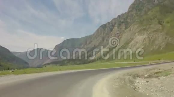 阿尔泰山上美丽的崔斯基特拉克视频的预览图