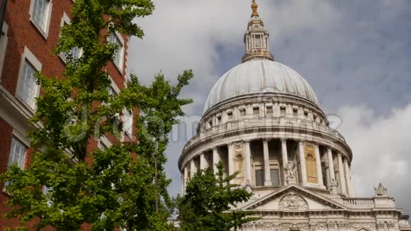 伦敦圣保尔斯大教堂的穹顶视频的预览图