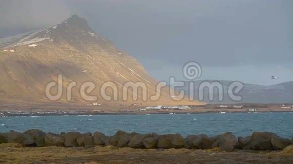 冰岛的火山景观视频的预览图