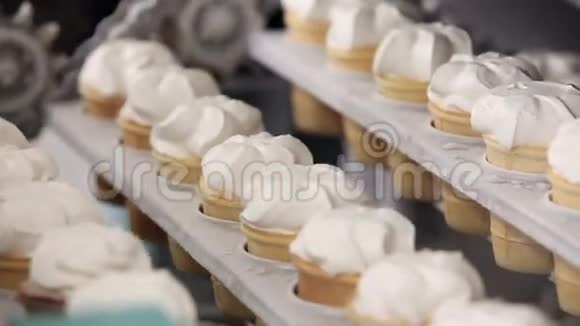 冰淇淋自动生产线视频的预览图