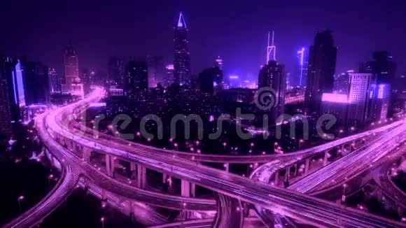 时间流逝繁忙的城市交通与条纹灯迹在夜间上海视频的预览图