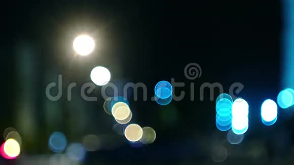 城市夜间交通异常视频的预览图